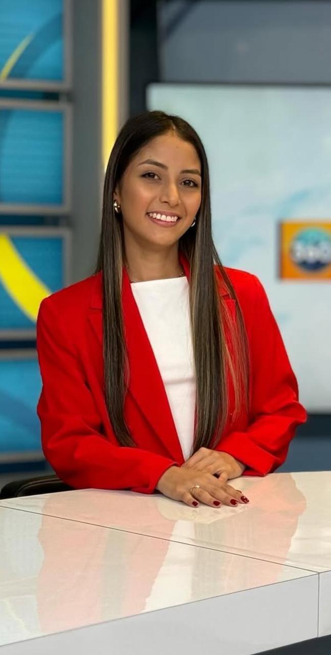 <em>Paola Reyes</em>